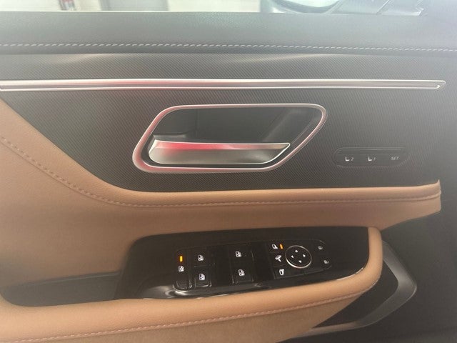 2027 INFINITI QX80 LUXE
