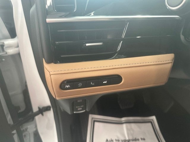 2027 INFINITI QX80 LUXE