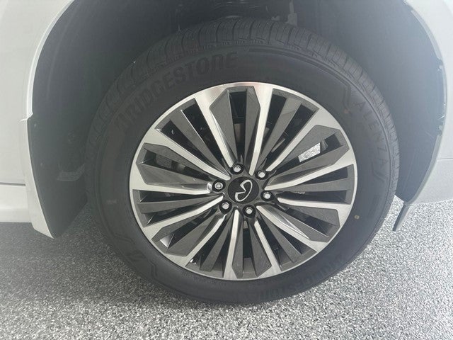2027 INFINITI QX80 LUXE