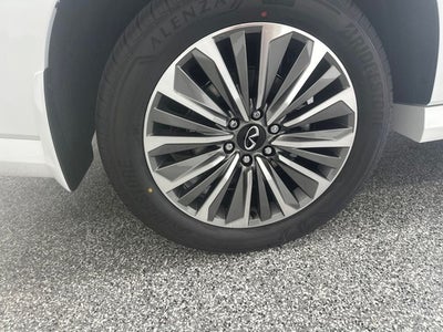 2027 INFINITI QX80 LUXE
