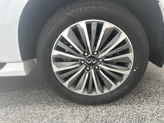 2027 INFINITI QX80 LUXE
