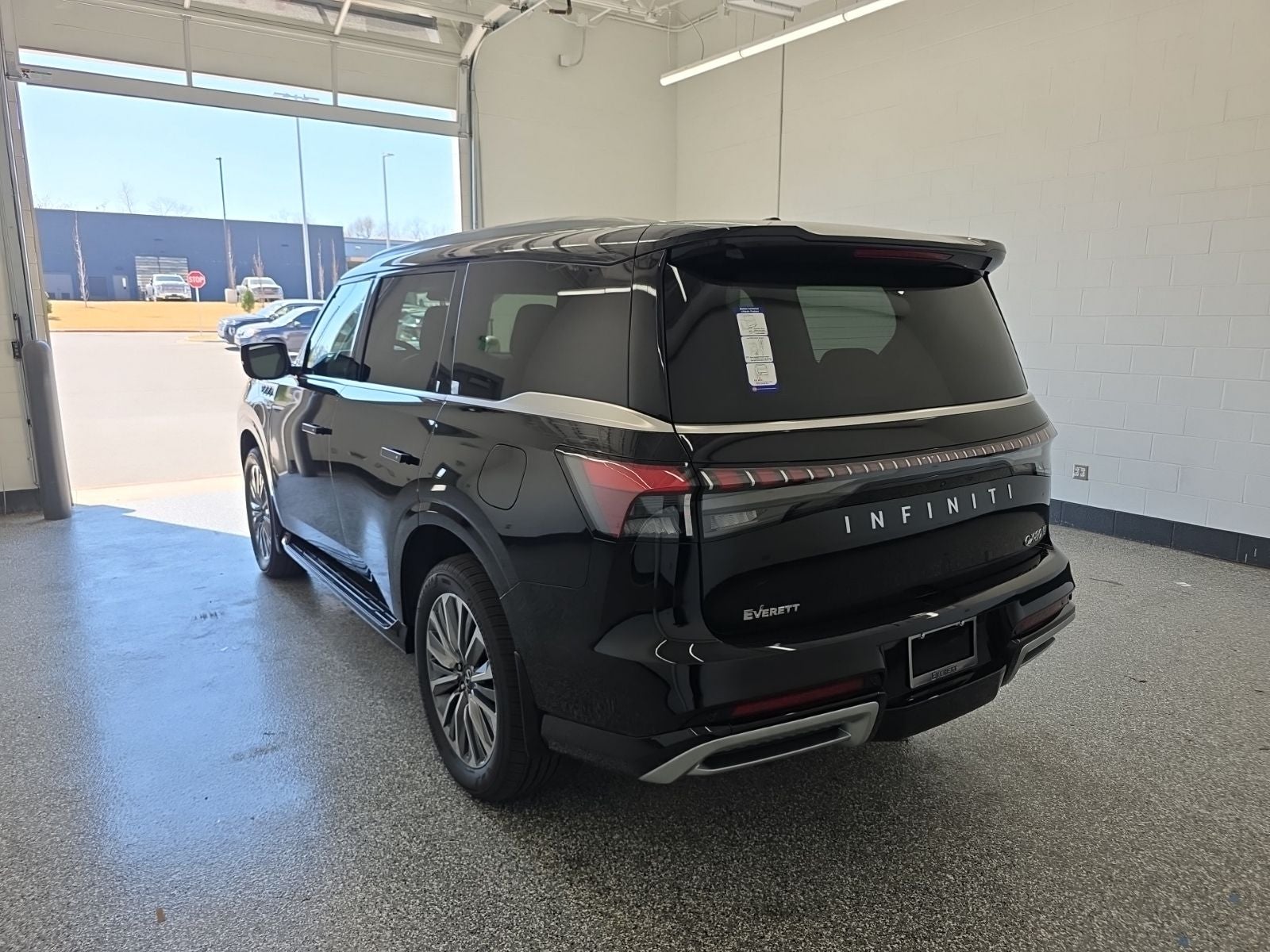 2026 INFINITI QX80 LUXE