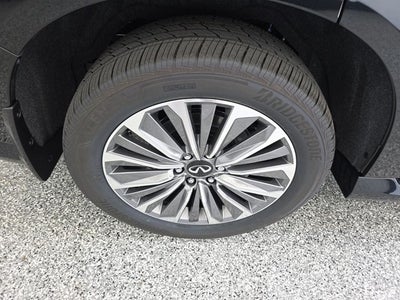 2026 INFINITI QX80 LUXE