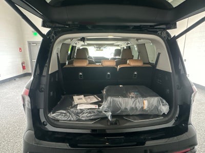 2027 INFINITI QX80 LUXE