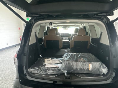 2027 INFINITI QX80 LUXE