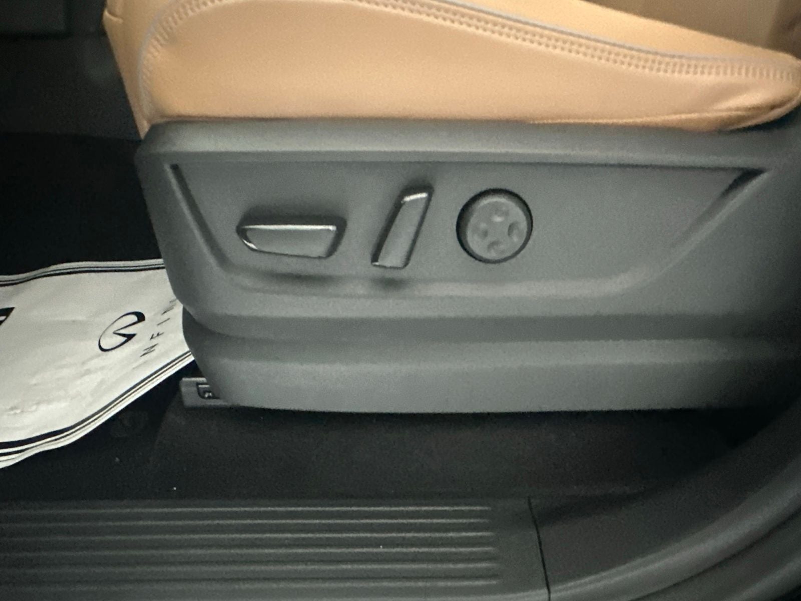 2027 INFINITI QX80 LUXE
