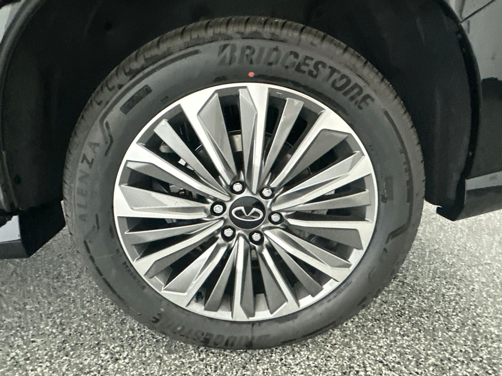 2027 INFINITI QX80 LUXE