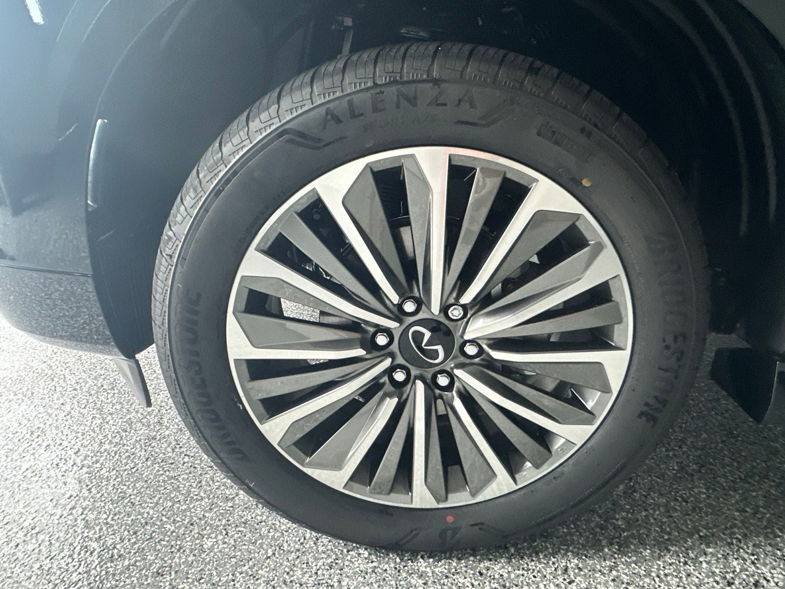 2027 INFINITI QX80 LUXE