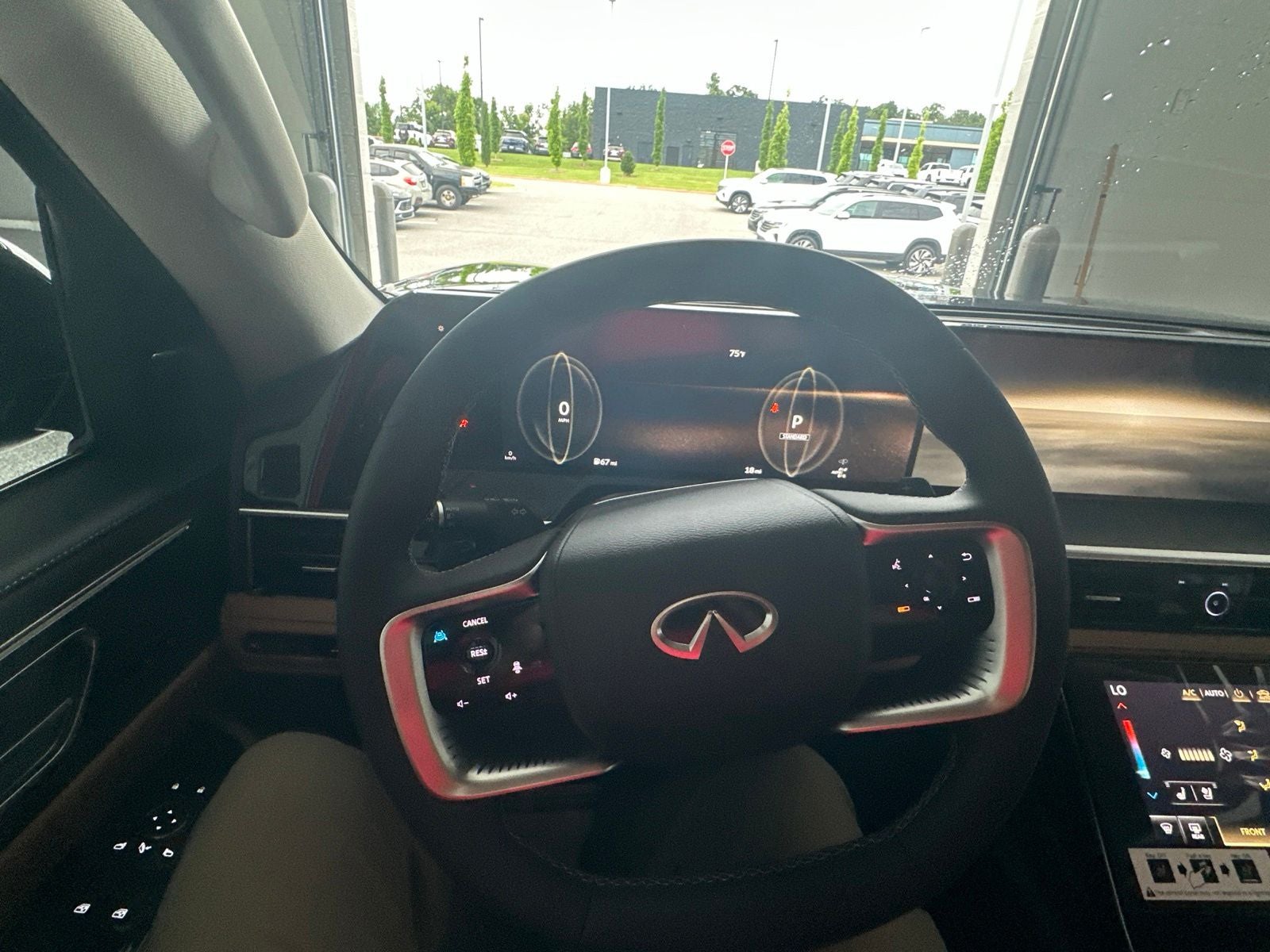 2027 INFINITI QX80 LUXE
