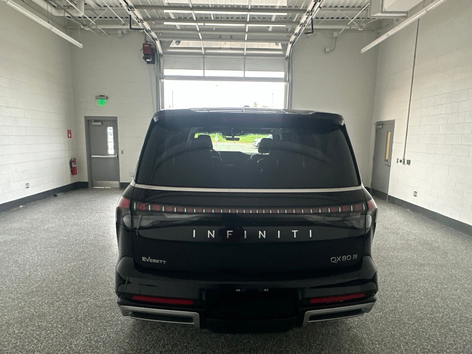 2027 INFINITI QX80 LUXE