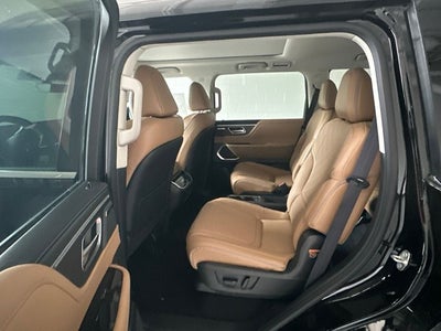 2027 INFINITI QX80 LUXE