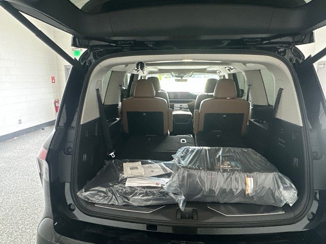 2027 INFINITI QX80 LUXE