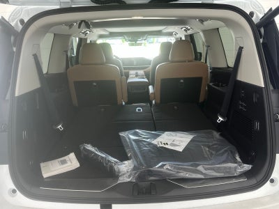 2027 INFINITI QX80 LUXE