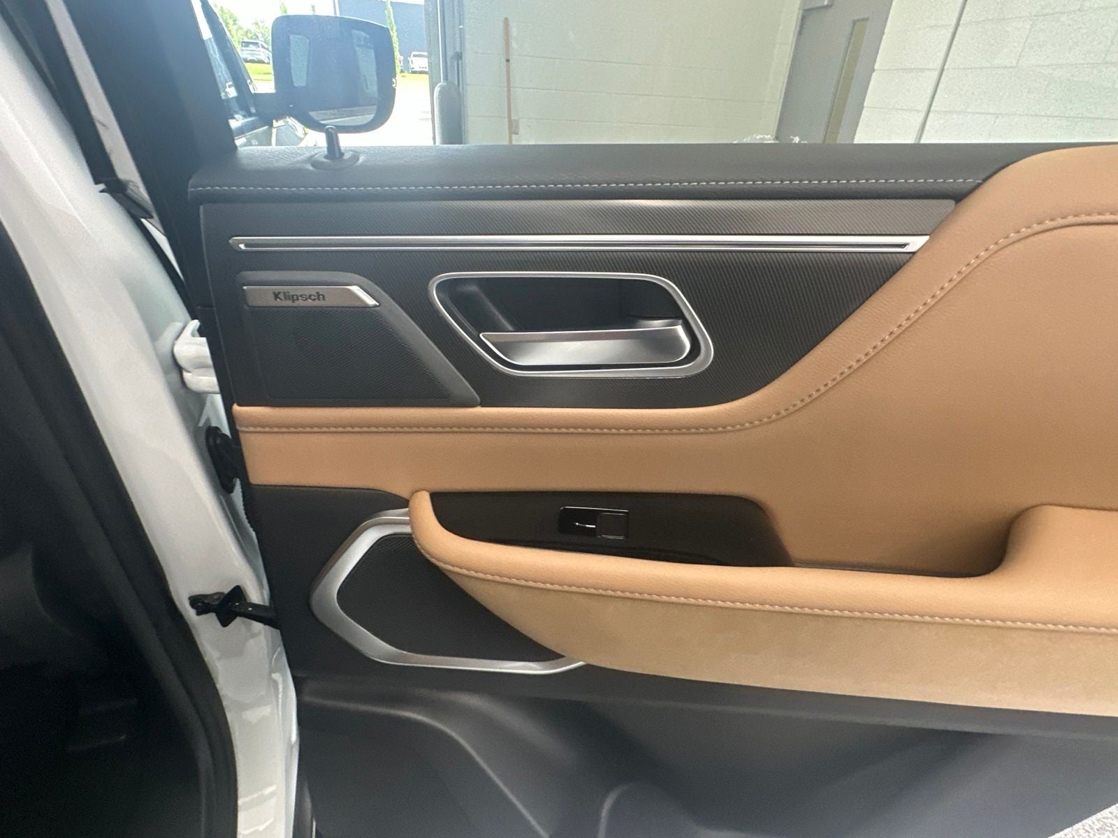 2027 INFINITI QX80 LUXE
