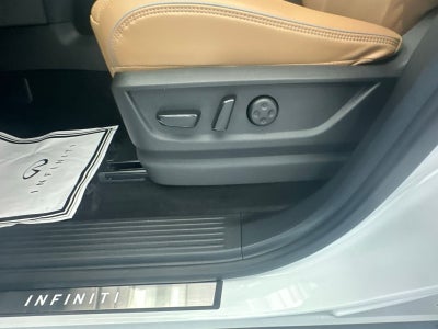 2027 INFINITI QX80 LUXE