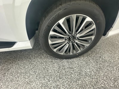 2027 INFINITI QX80 LUXE