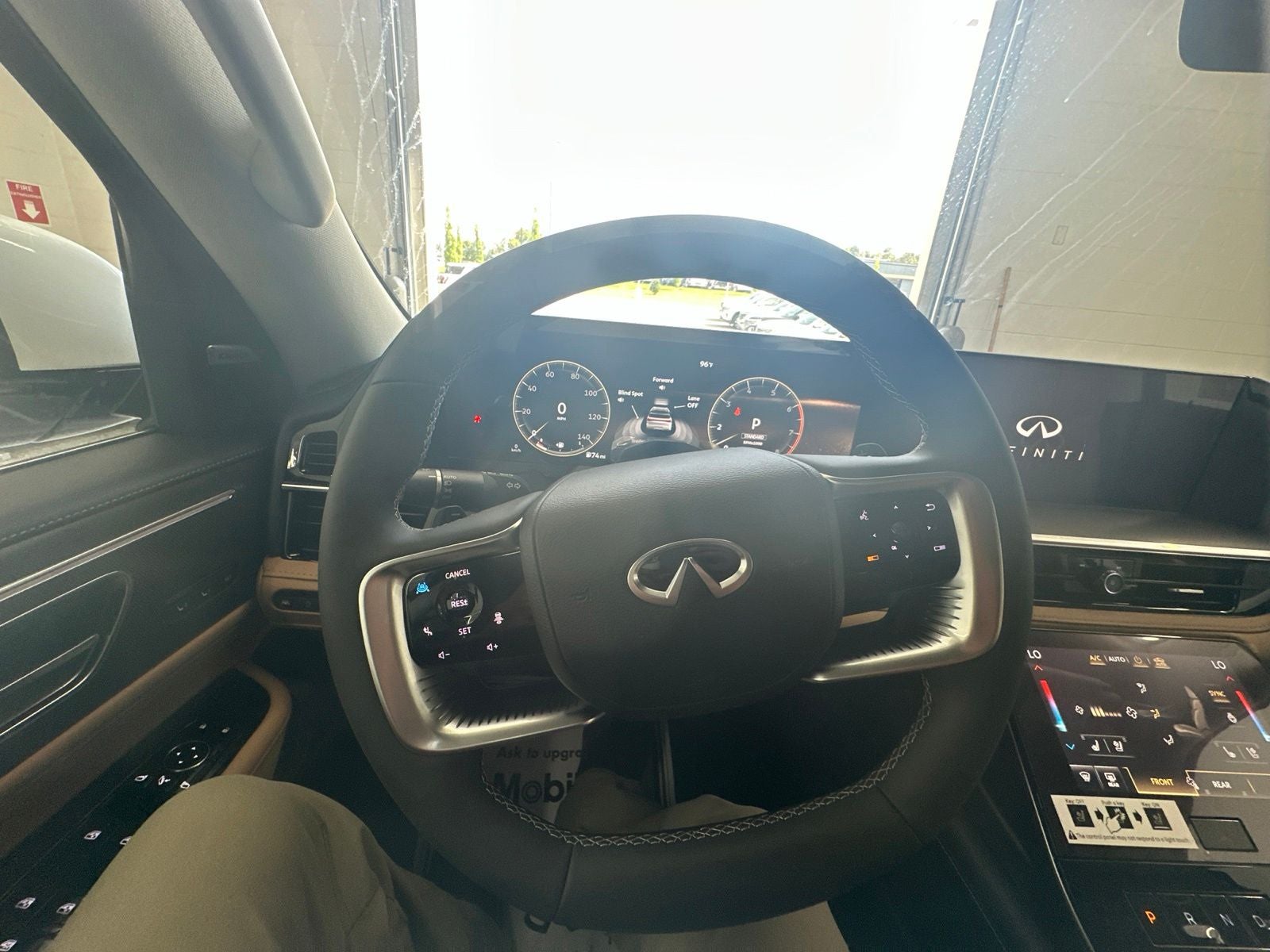 2027 INFINITI QX80 LUXE
