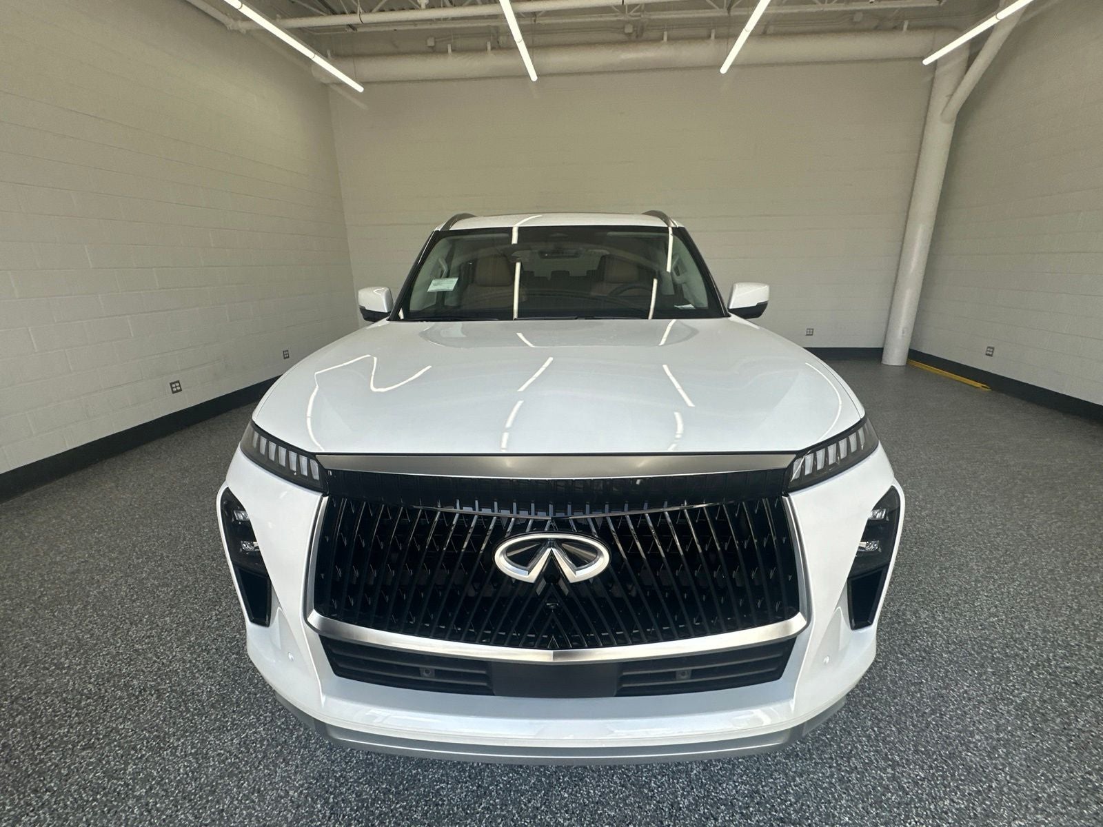 2027 INFINITI QX80 LUXE