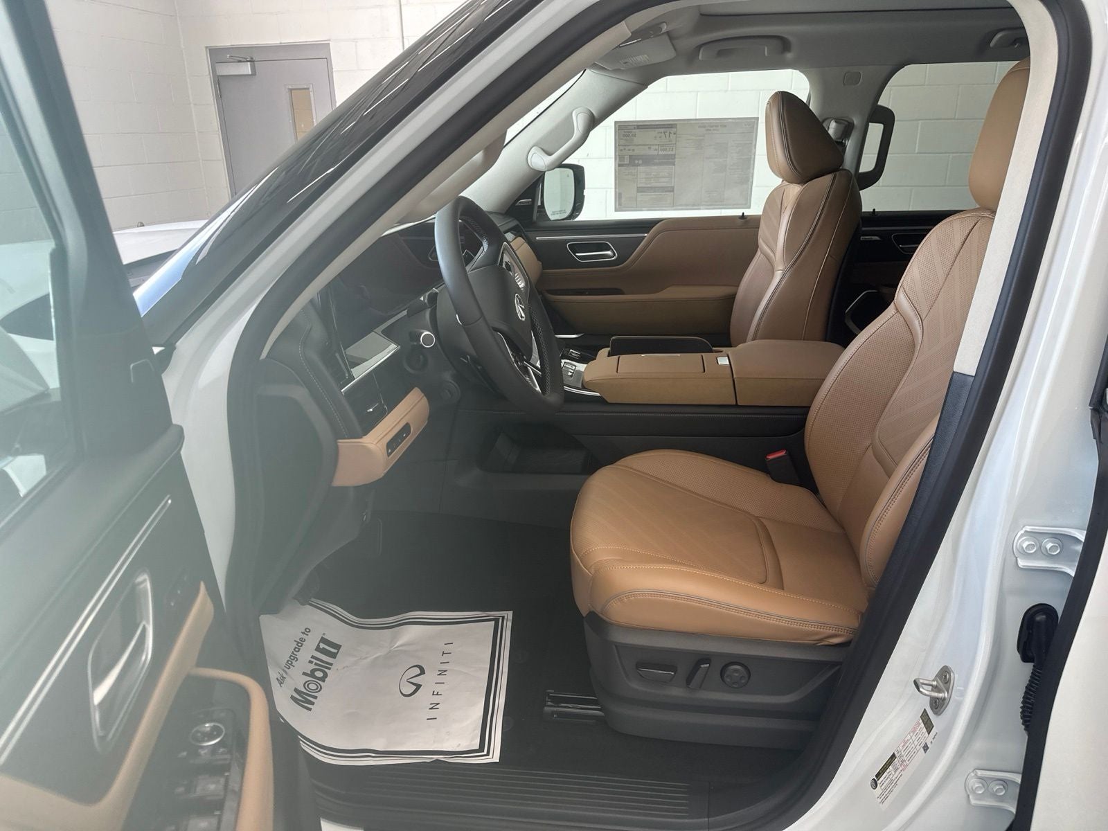 2027 INFINITI QX80 LUXE