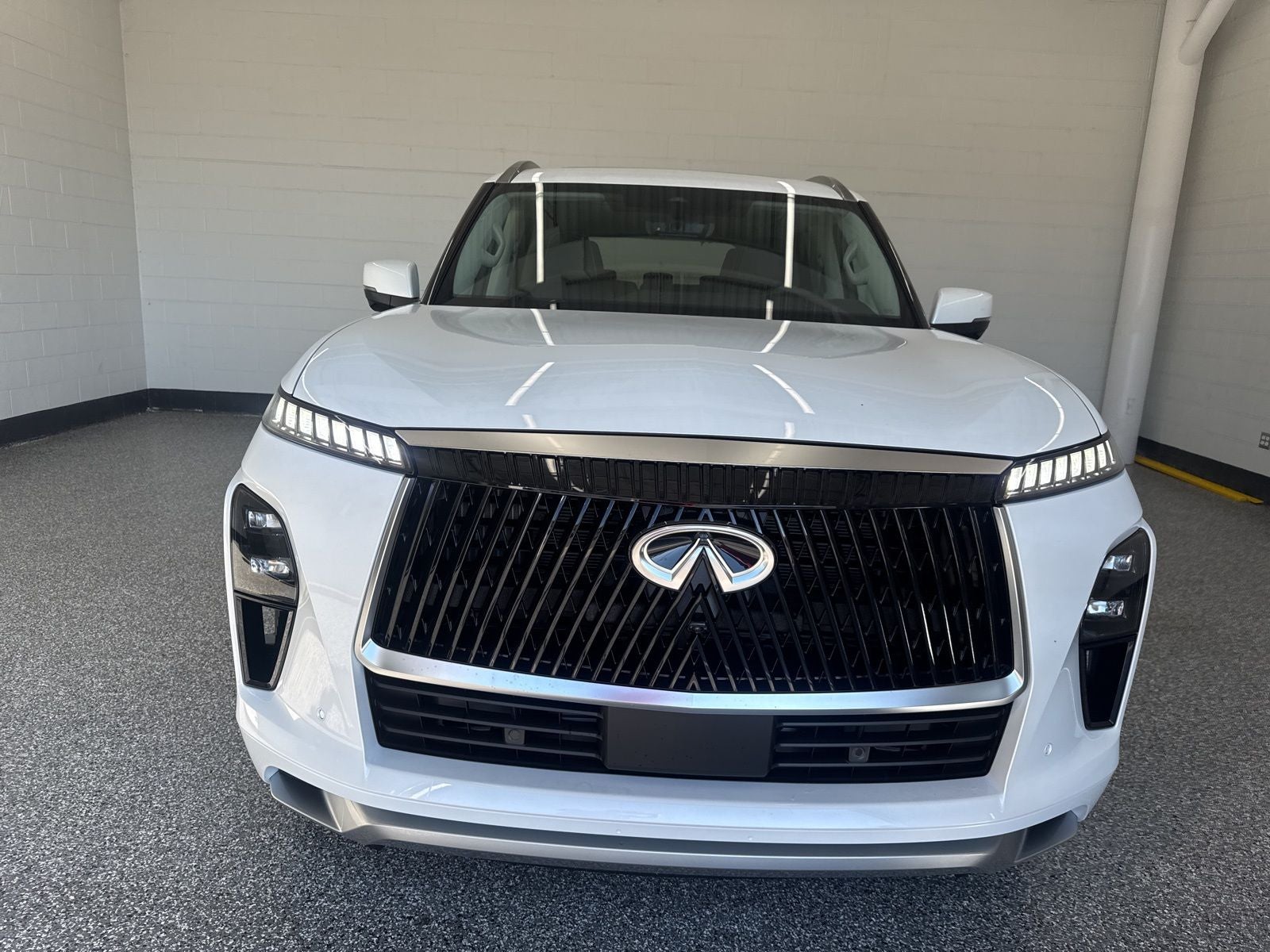 2026 INFINITI QX80 LUXE