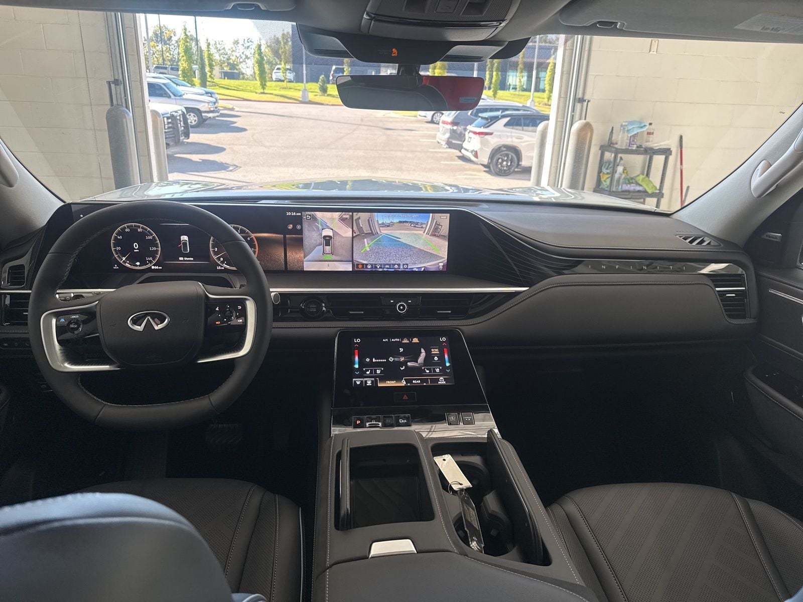 2026 INFINITI QX80 LUXE