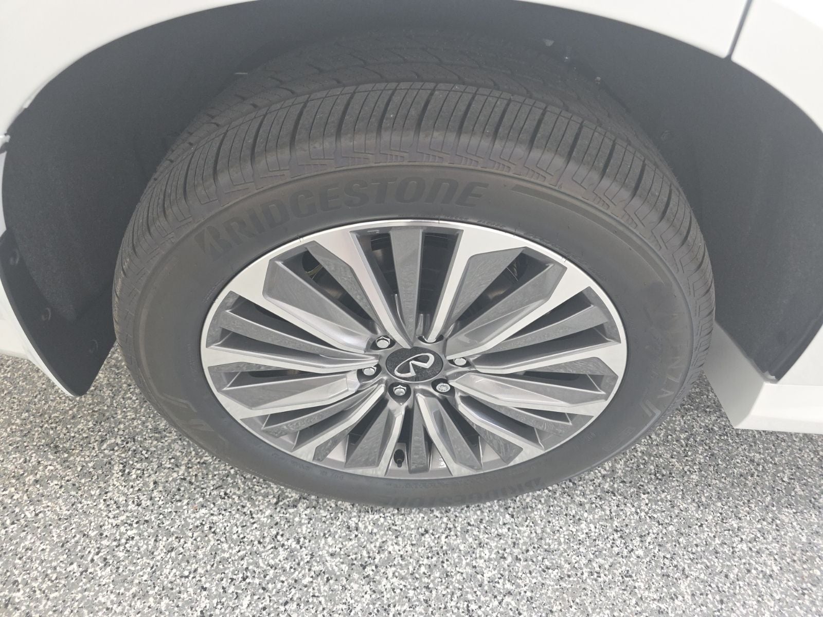 2026 INFINITI QX80 LUXE