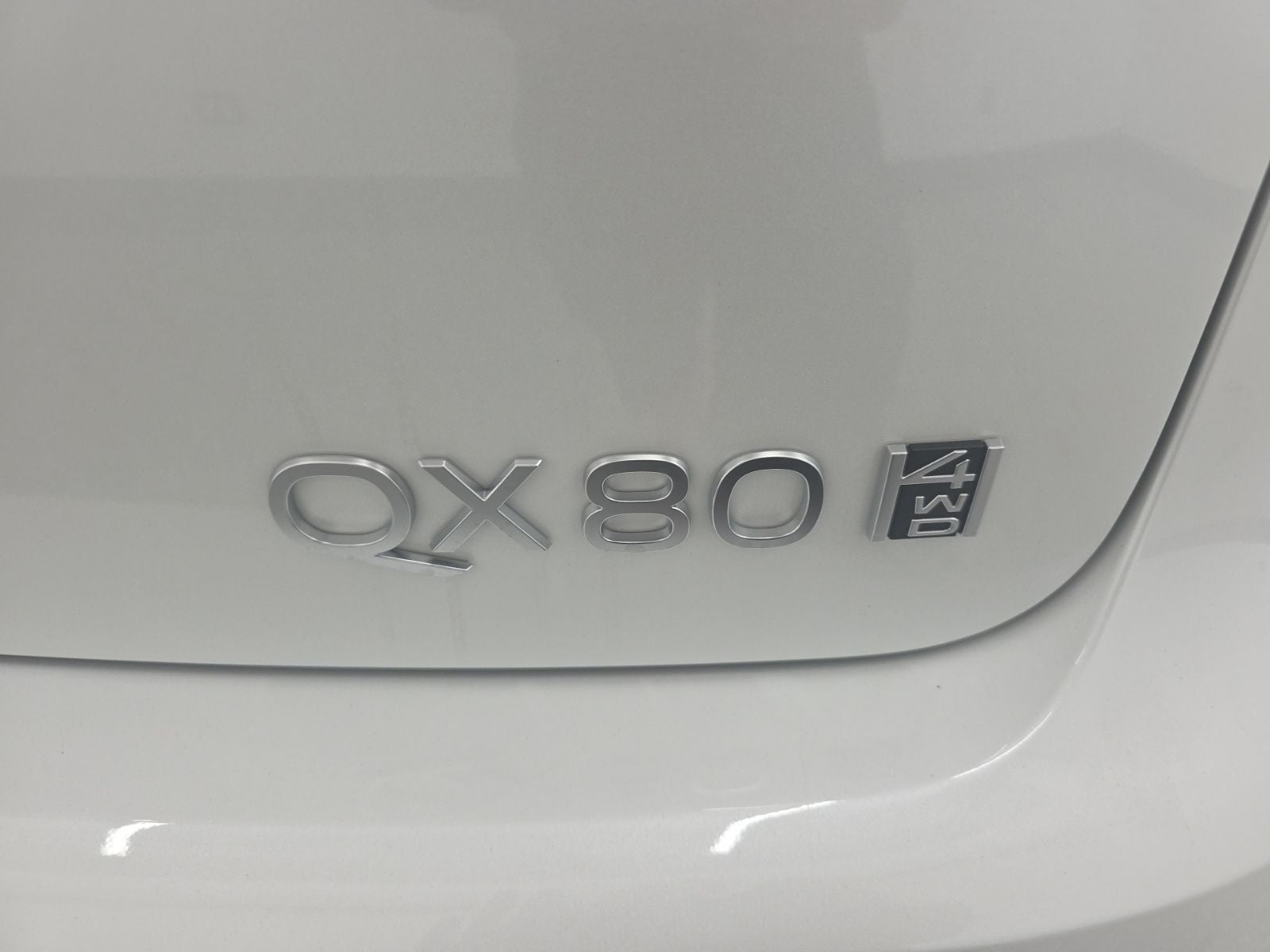 2026 INFINITI QX80 LUXE