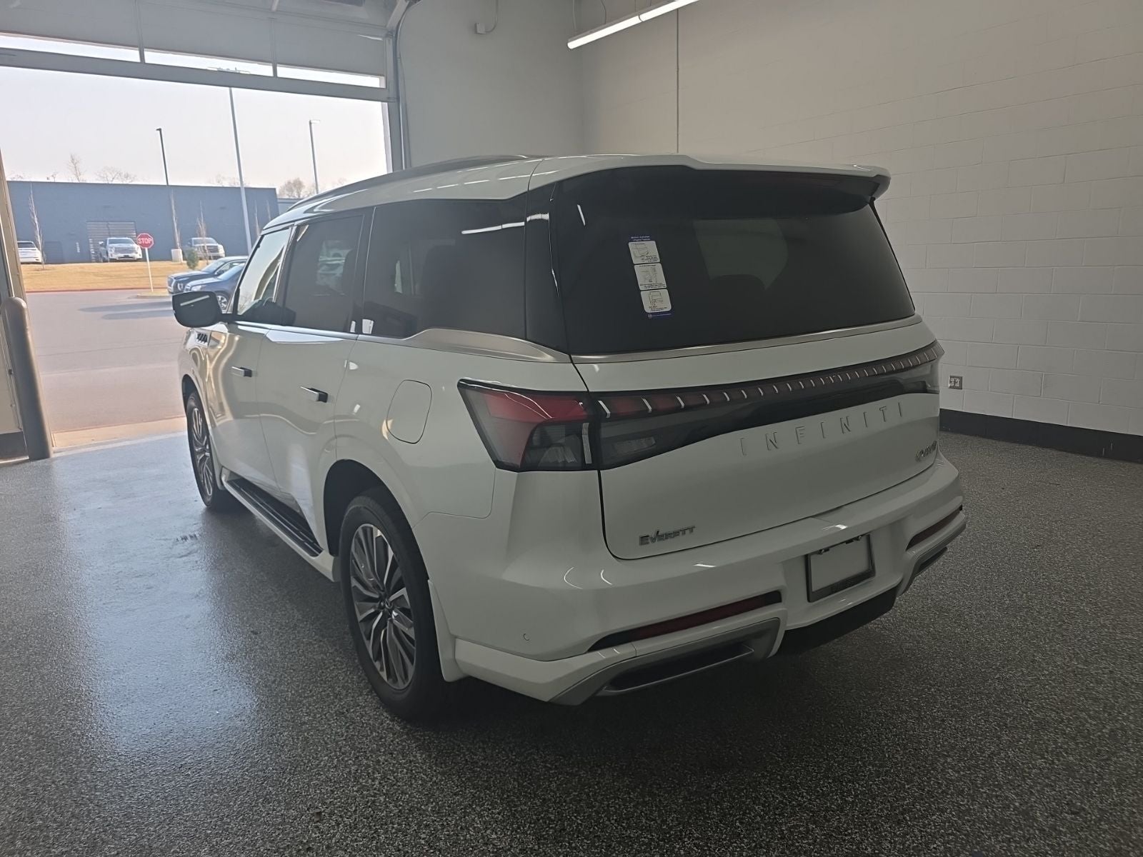 2026 INFINITI QX80 LUXE