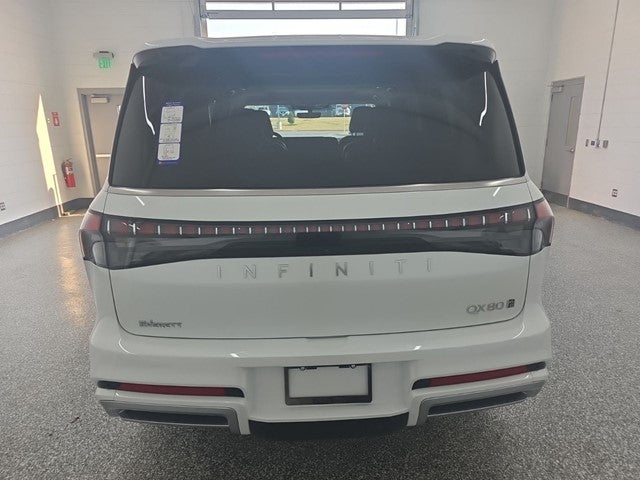 2026 INFINITI QX80 LUXE