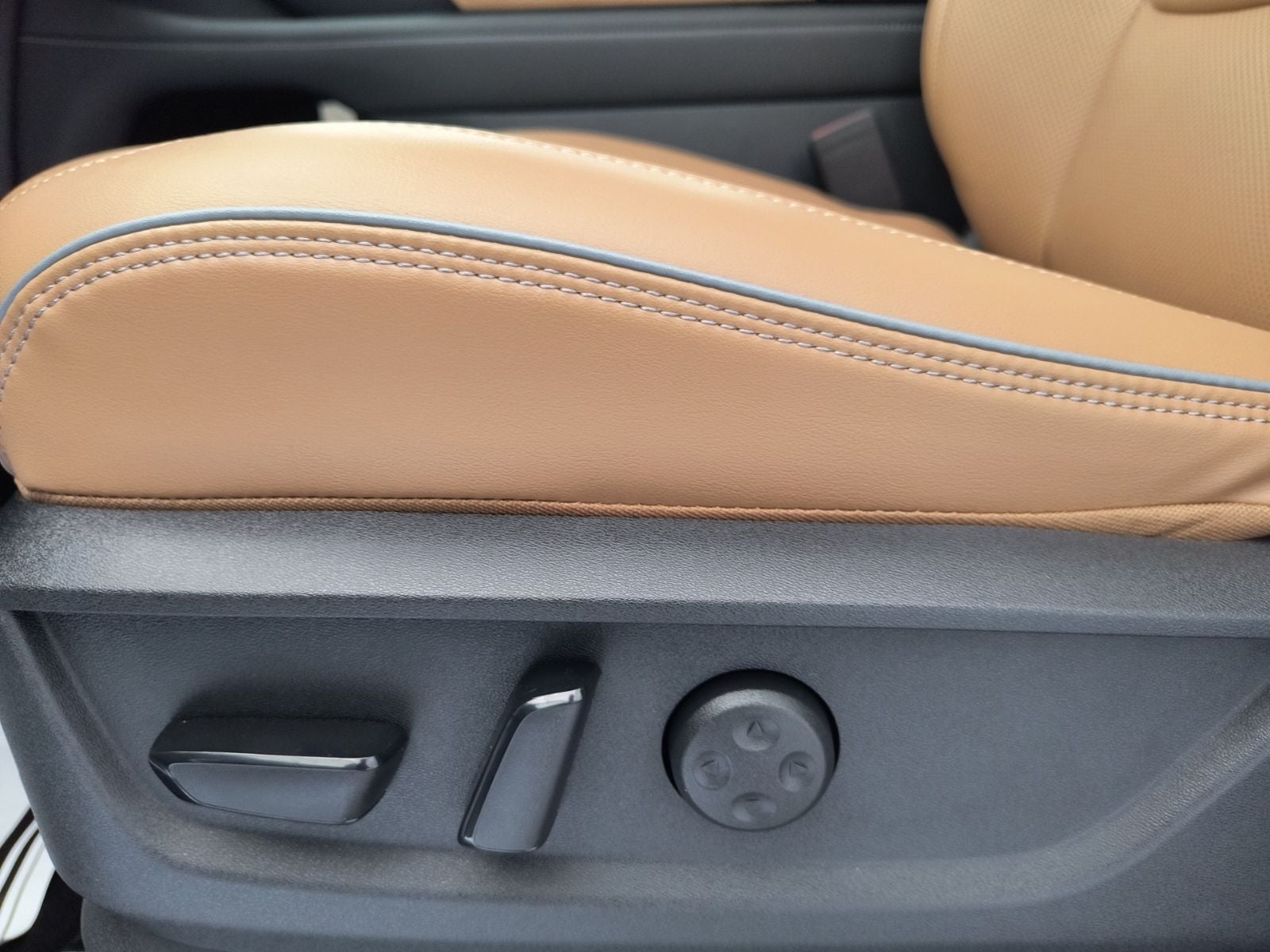 2027 INFINITI QX80 LUXE