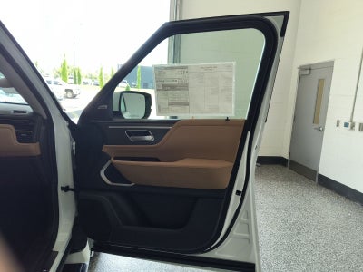 2027 INFINITI QX80 LUXE