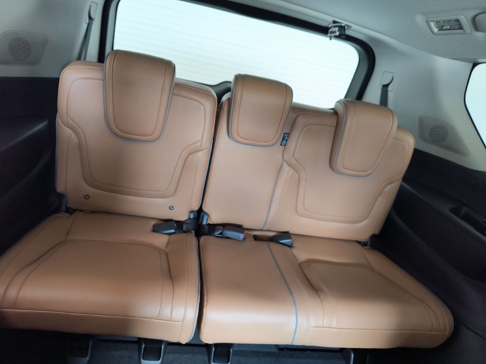 2027 INFINITI QX80 LUXE