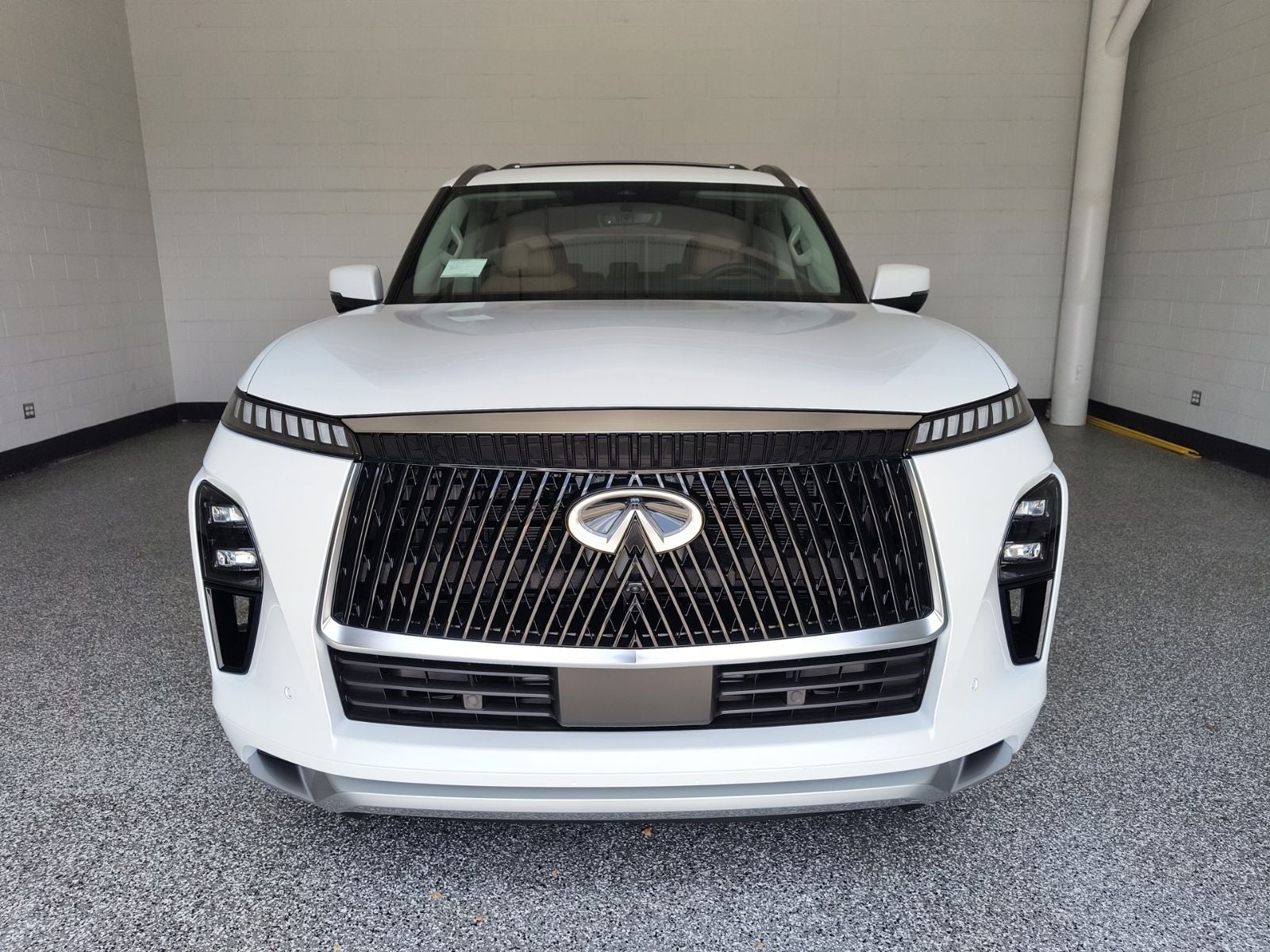 2027 INFINITI QX80 LUXE