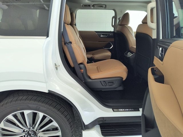 2027 INFINITI QX80 LUXE