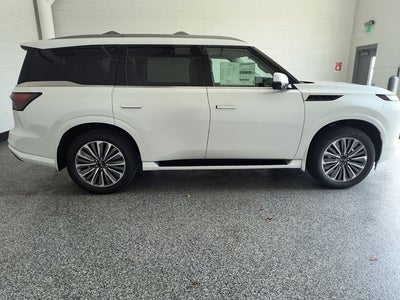 2027 INFINITI QX80 LUXE