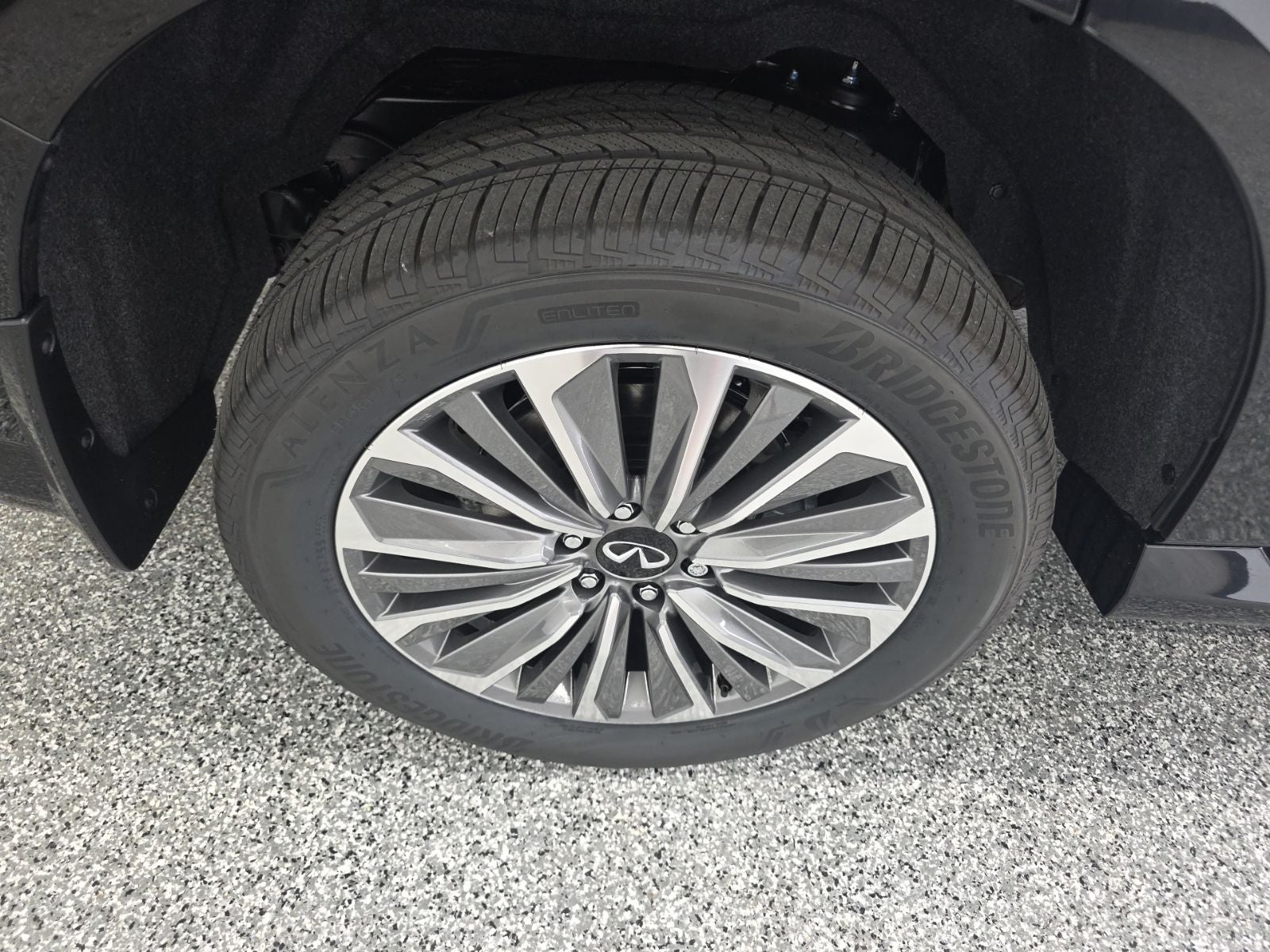 2026 INFINITI QX80 LUXE