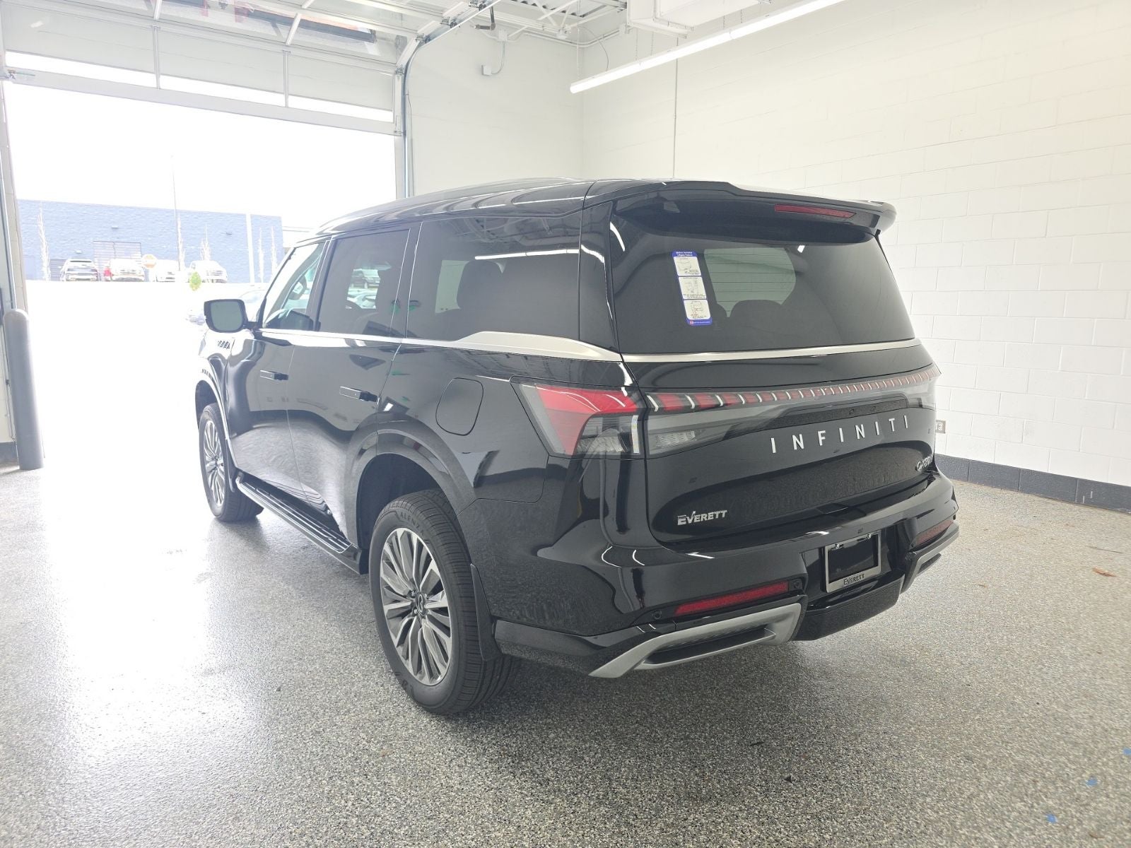2026 INFINITI QX80 LUXE