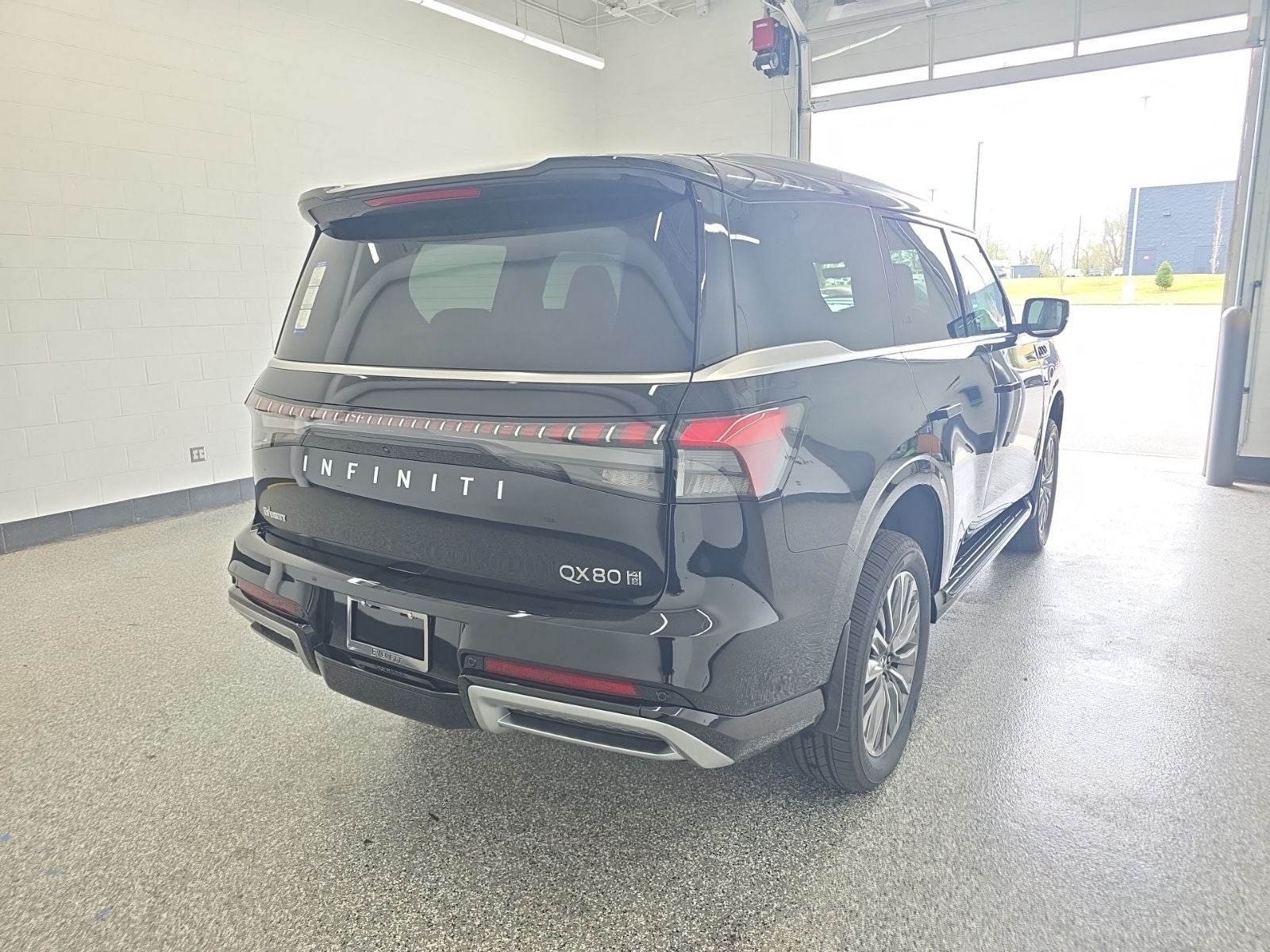 2026 INFINITI QX80 LUXE