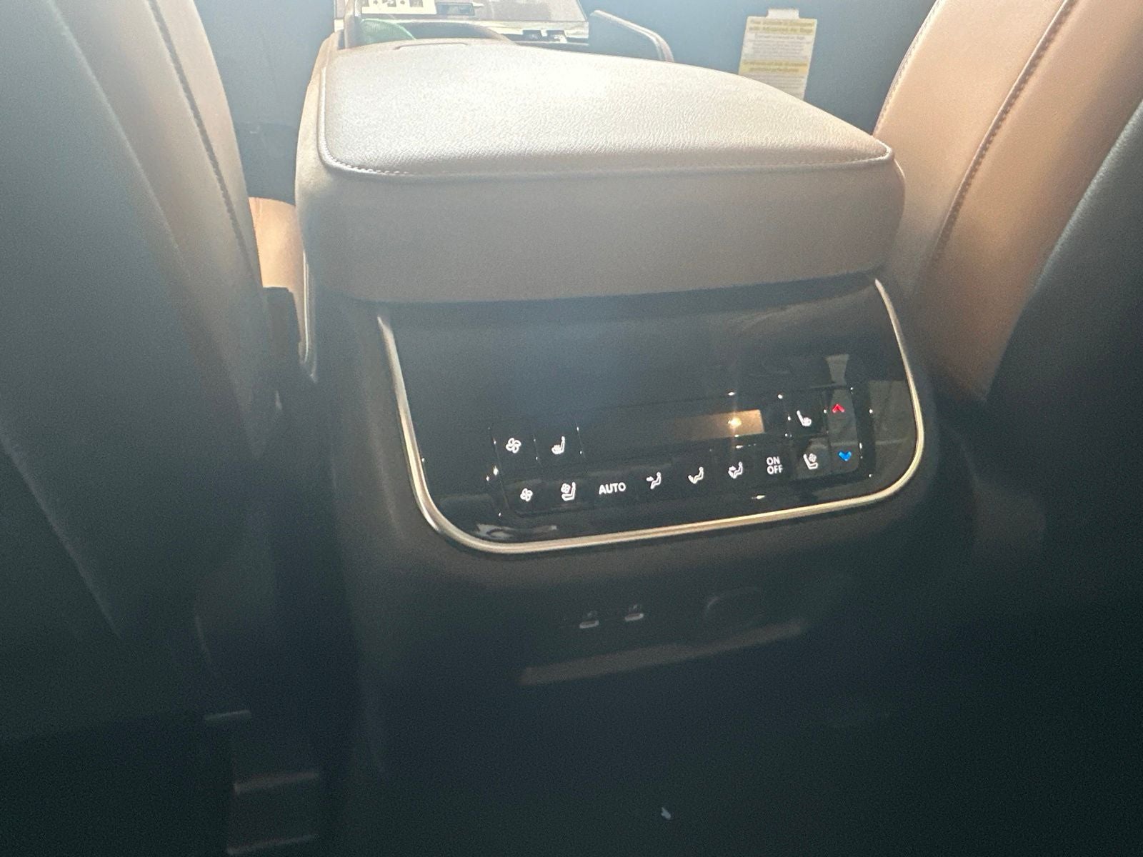 2027 INFINITI QX80 LUXE