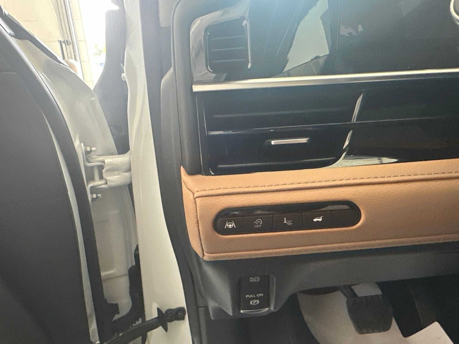 2027 INFINITI QX80 LUXE