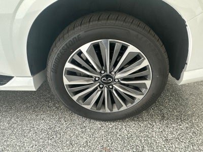 2027 INFINITI QX80 LUXE