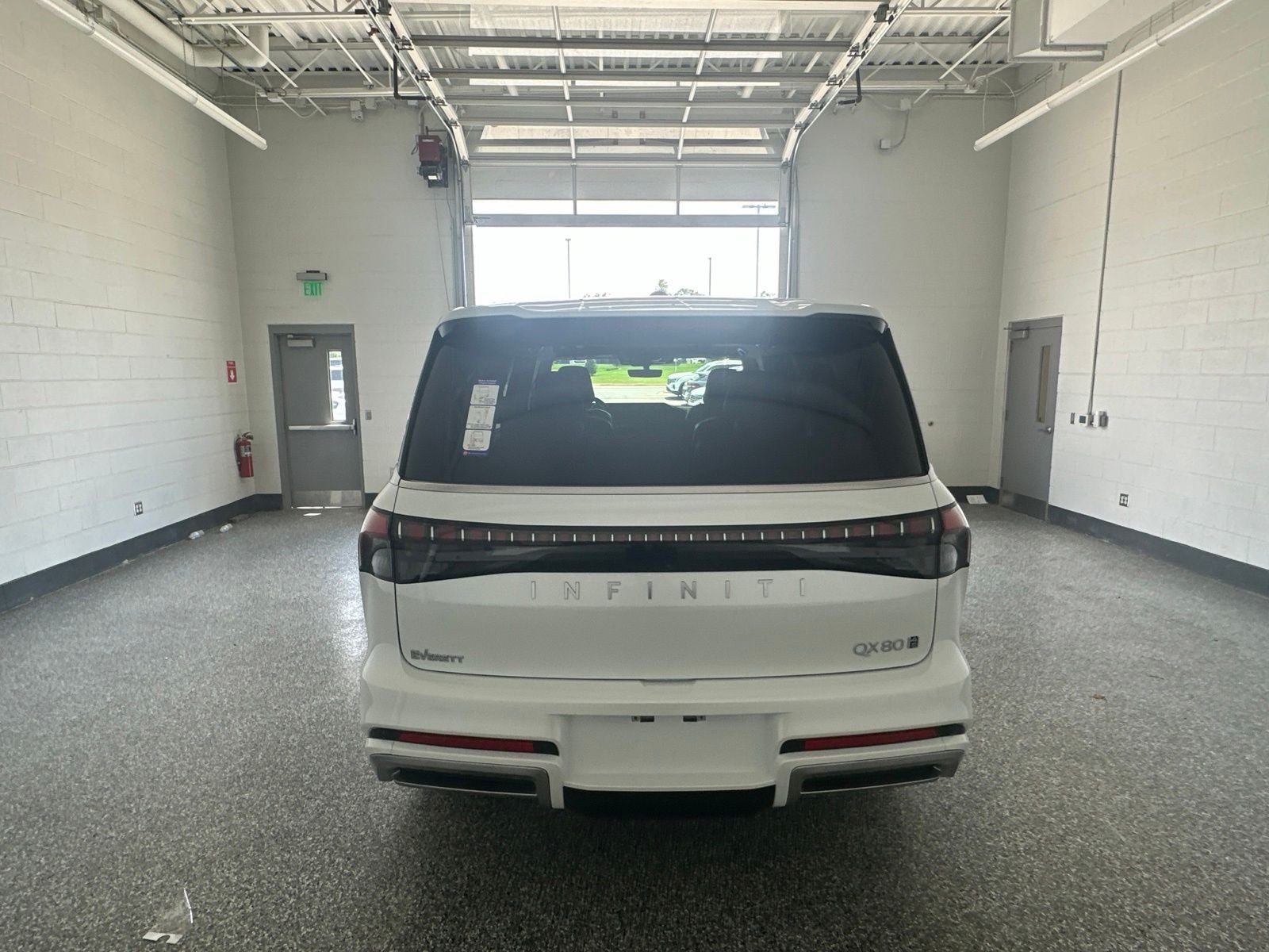 2027 INFINITI QX80 LUXE