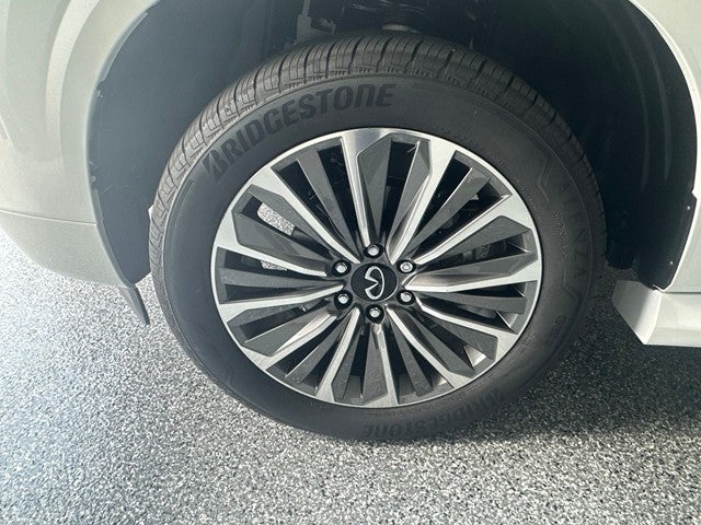 2027 INFINITI QX80 LUXE