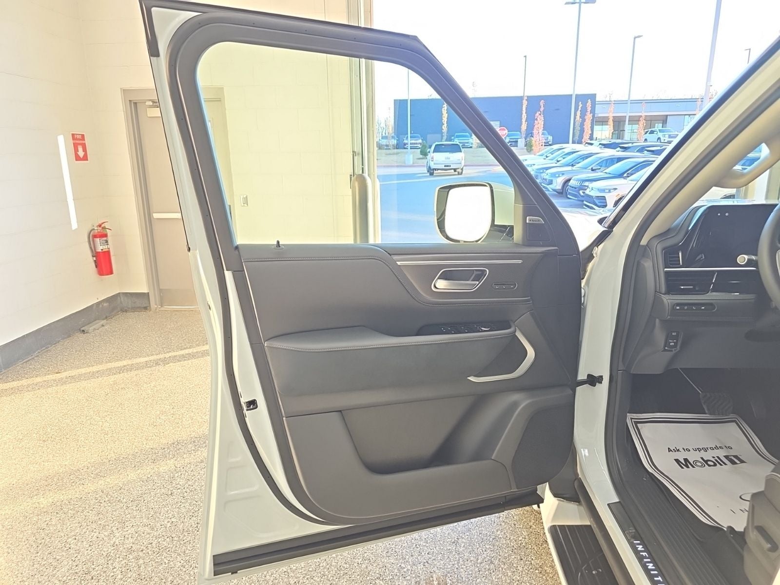 2026 INFINITI QX80 LUXE