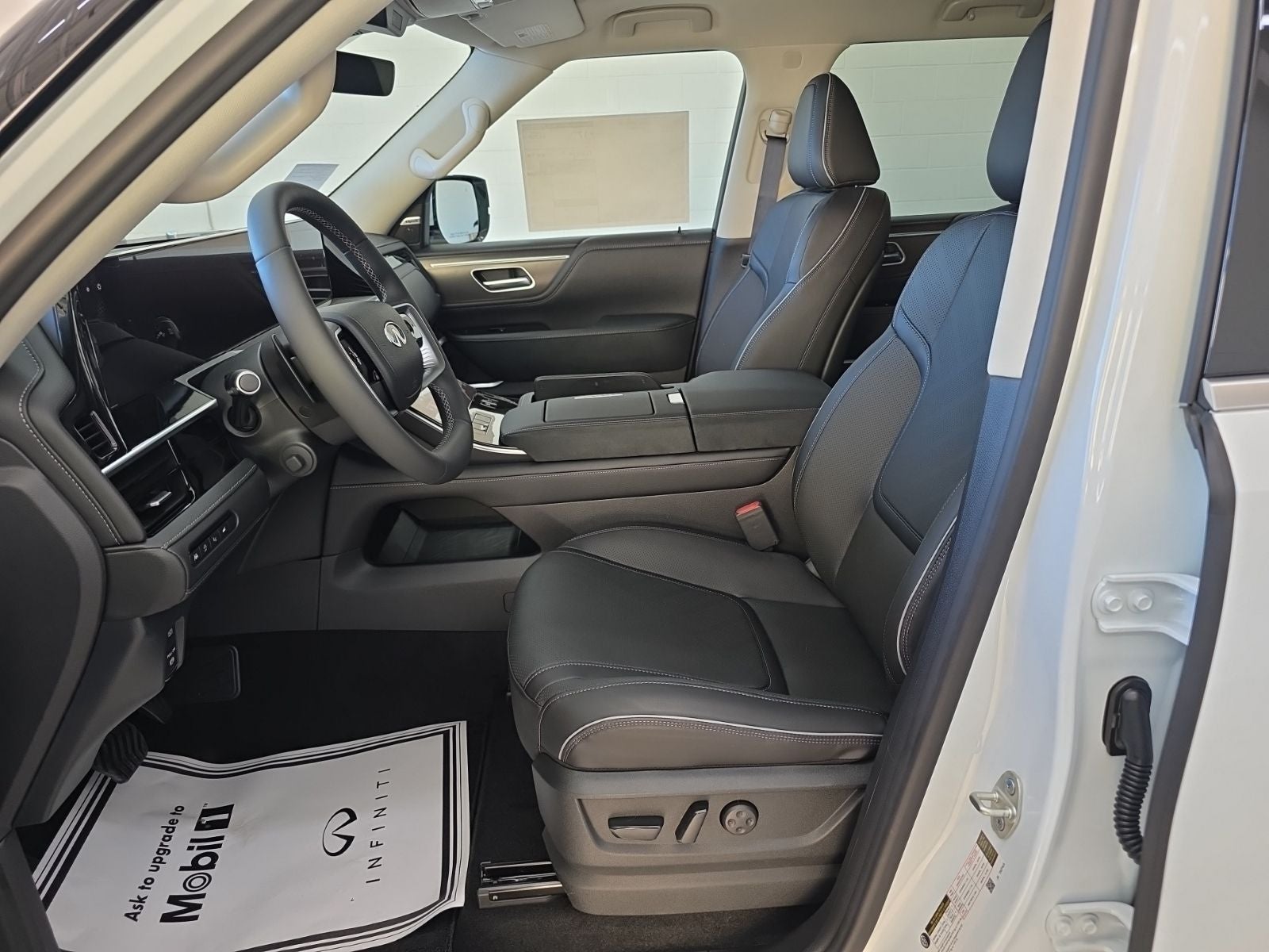 2026 INFINITI QX80 LUXE