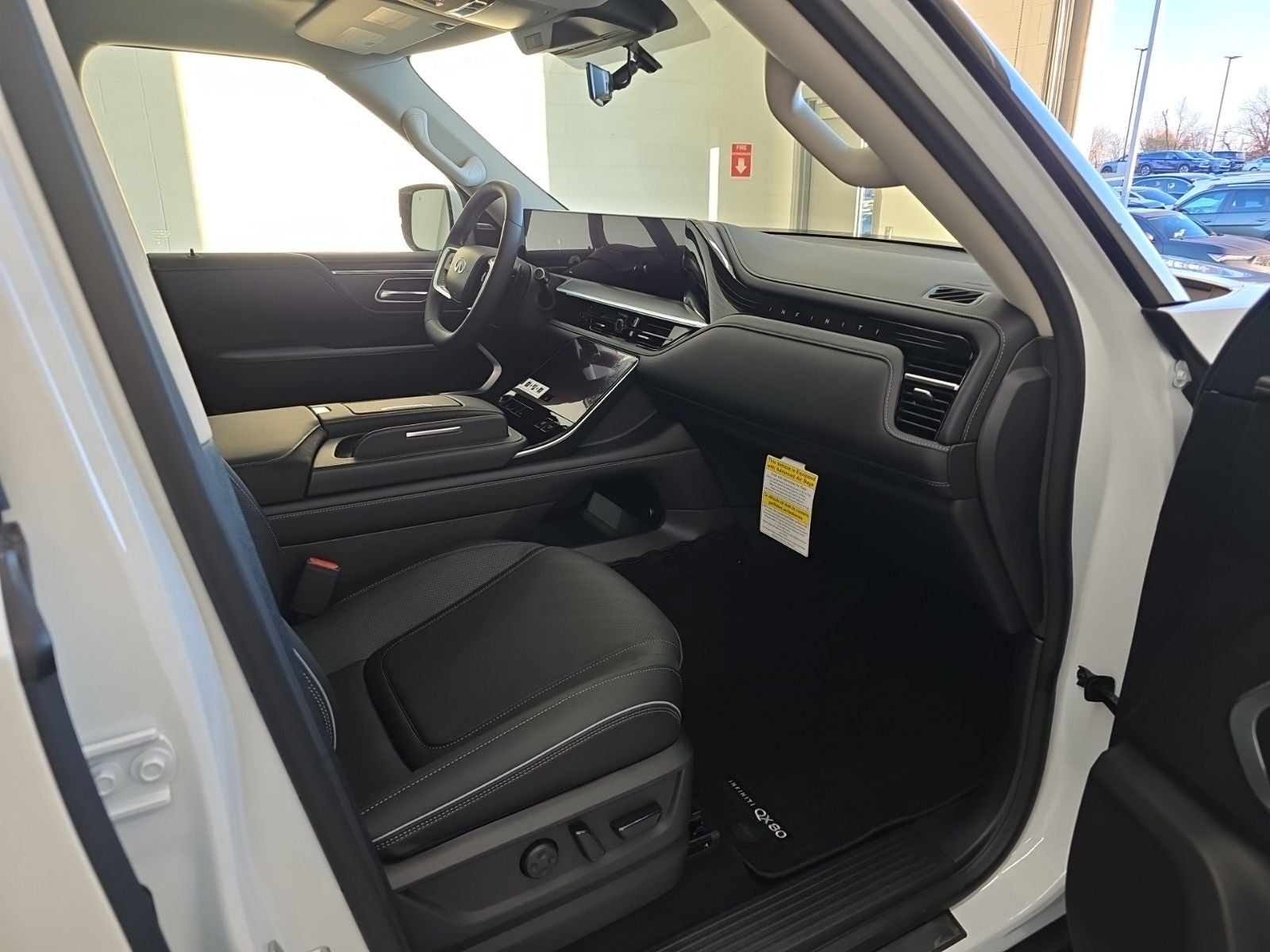 2026 INFINITI QX80 LUXE