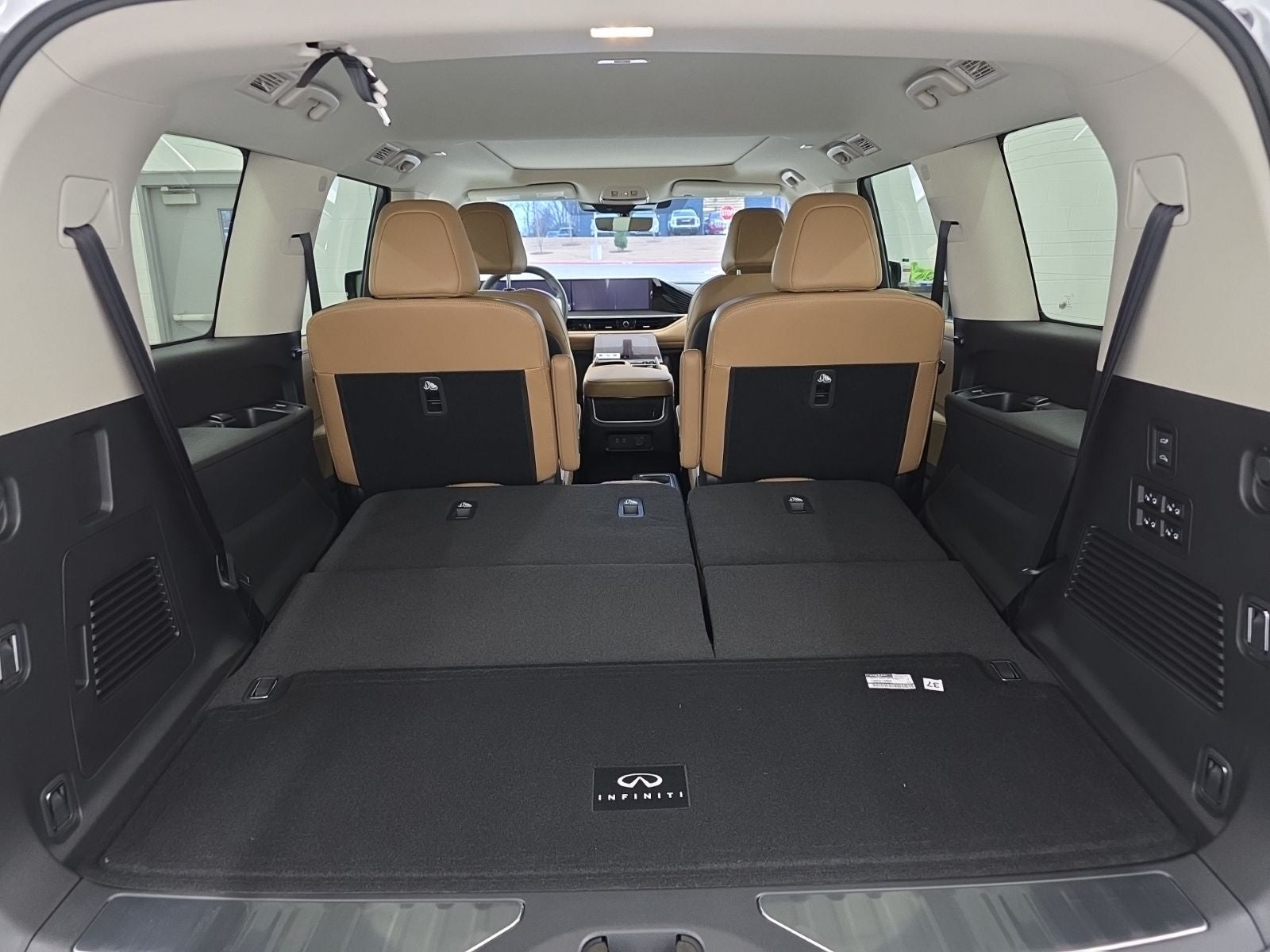 2026 INFINITI QX80 LUXE