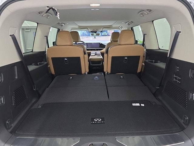 2026 INFINITI QX80 LUXE