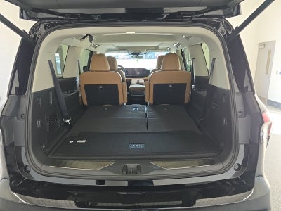 2026 INFINITI QX80 LUXE