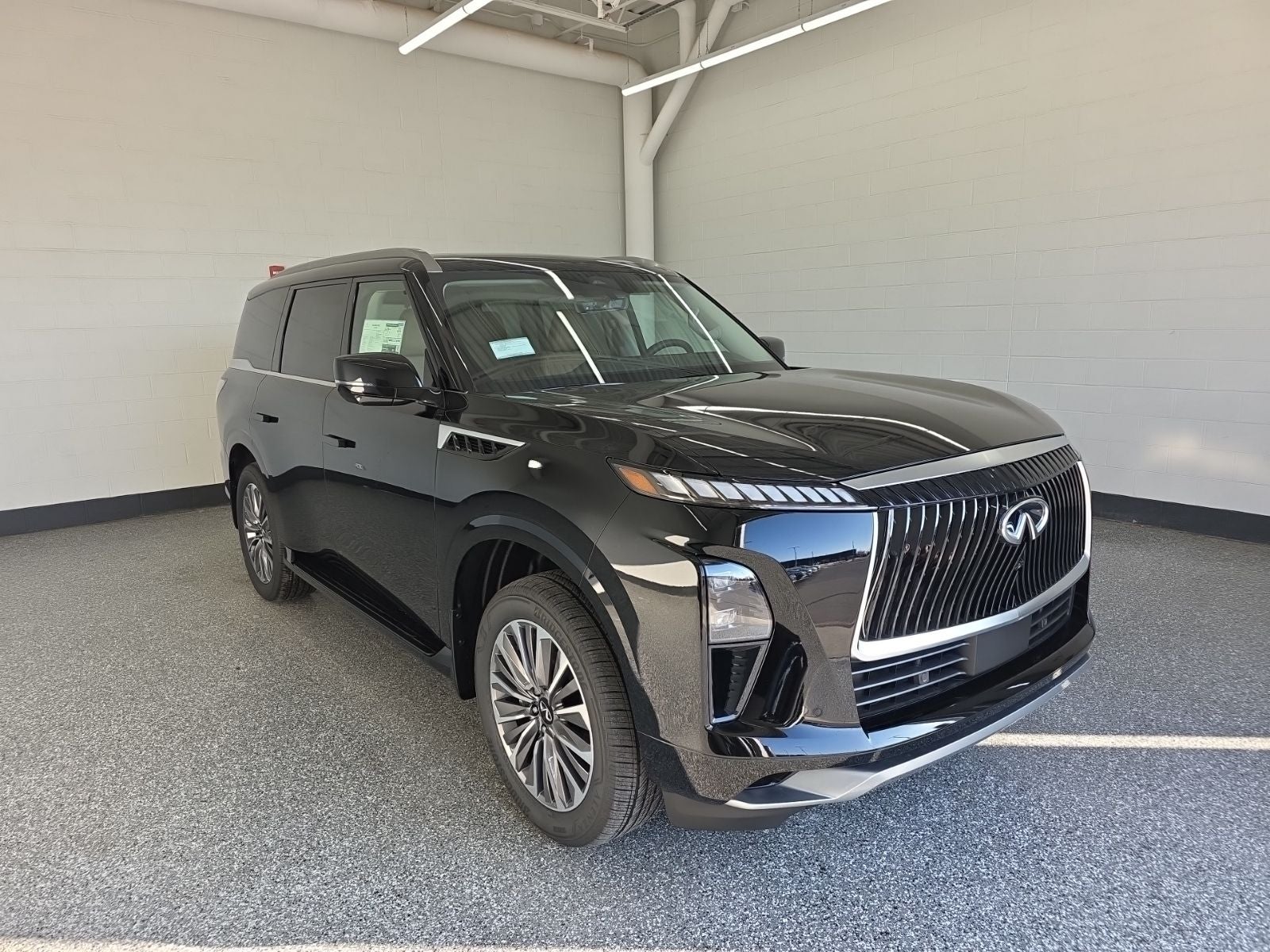 2026 INFINITI QX80 LUXE